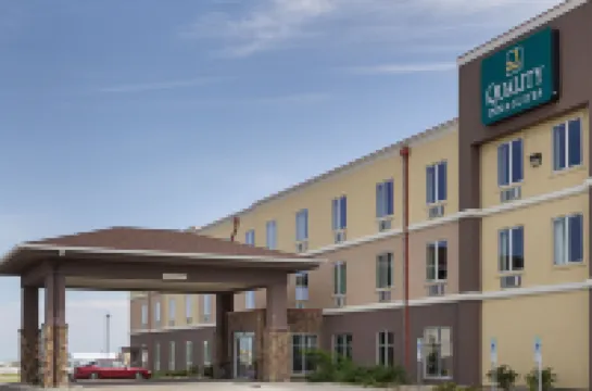 Quality Inn & Suites Hôtels à : 