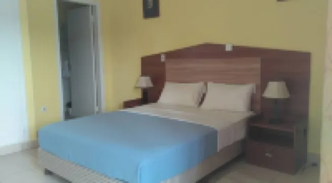 利託拉爾酒店 酒店