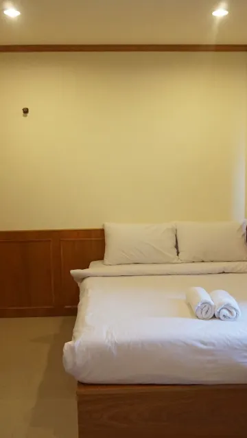 ห้องซูพีเรียร์ เตียงใหญ่ 1 เตียง