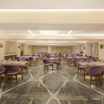Hrj Sarovar Portico Indore
