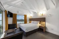 Colonial Village Motel