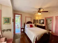 Penny Farthing Inn - Balcony