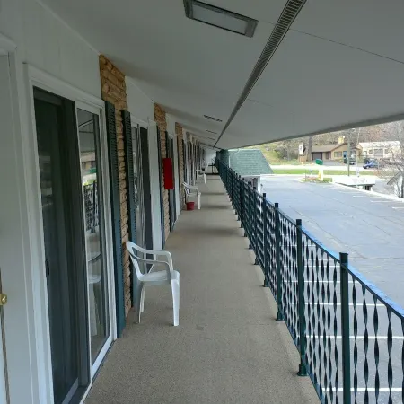 Brentwood Motor Inn