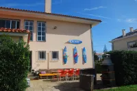 Carcavelos Hostel Hotel in zona Aeroporto di Tires