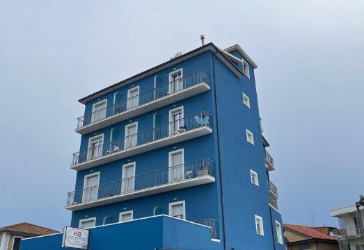 호텔 벨베데레의 해변 근처 전경