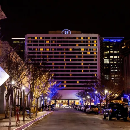 Hilton Salt Lake City Отели рядом со станцией Salt Lake City Amtrak Station