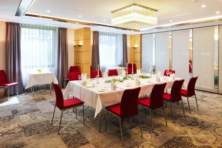 Best Western Plus Arosa Hotel Отели рядом с достопримечательностью «Падерборнский собор»