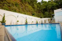 โรงแรมฮิมเมลบลา - ที่มีสระว่ายน้ำ