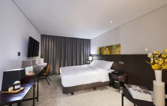 โรงแรมเอ็ม เฟลิเซ่