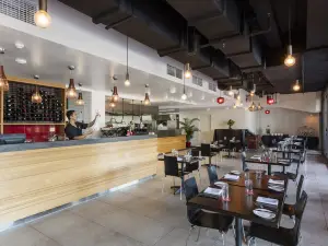 盛橡依蘭達爾文酒店