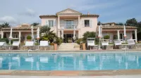 Hôtel Villa les Rosiers Hotel di Grimaud