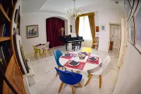 Al Centro Luxury Home - breakfast