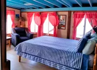 Bird Island Placencia Hotel a 