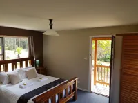 Cradle Alpine Retreat Hotels in Promised Land