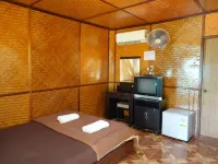 Green Cottage Beach Resort Hotels near Ban Bang Bao