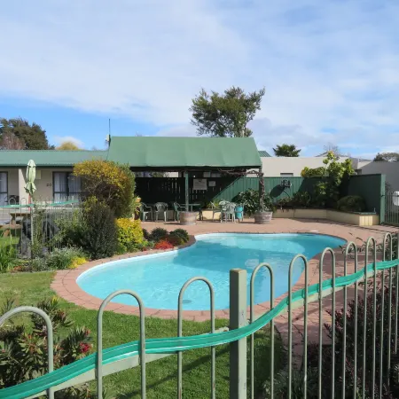 Commodore Court Motel