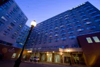 Delta Hotels Beausejour Hotel di 