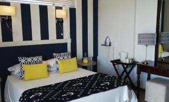 Hoedjiesbaai Hotel