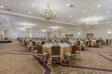 DoubleTree by Hilton Downtown Wilmington - Legal District