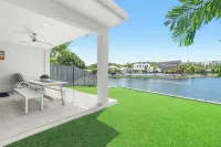 Blue Lagoon Villa B Hotels in Trinity Beach