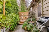 Hidden Zen Hotels near Elk Rock Garden