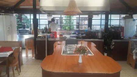 Guest House Jane Naivasha Отели рядом с достопримечательностью «Lakes NAIVASHA - Crescent Island»