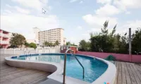 Bell Channel Inn Hotel - Kolam Renang