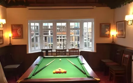 The Wheatsheaf Inn Отели в г. Хейвордс-Хит