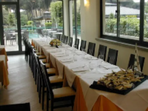 โรงแรมฟลอรา โรงแรมในBibbona