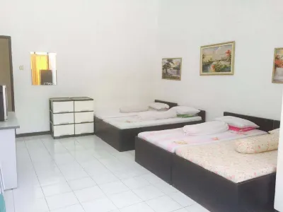 Sinar Express Villa Hotel dekat Bumi Perkemahan Air Terjun Dlundung