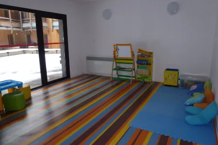 Lagrange Vacances le Pic de l'Ours Отели рядом с достопримечательностью «Station de Ski - Font Romeu Pyrénées 2000»