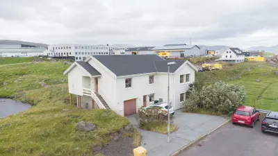 4 Bedroom Apartment - 20 Min Walk from City Centre - Nature Hotels in 