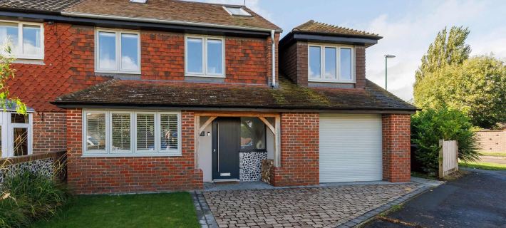 Chic 4-bed Coastal Retreat in Heart of Bosham Ξενοδοχεία στην πόλη Chichester