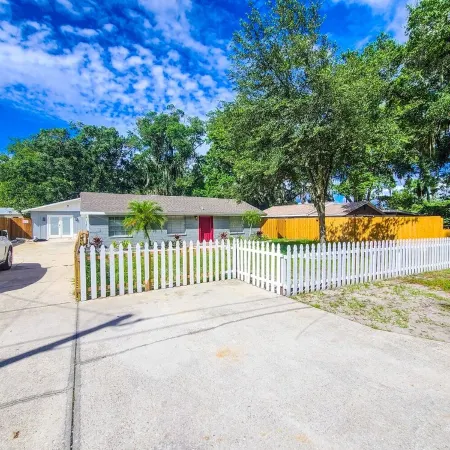 Tropical Florida Dream House Отели в г. Ривервью