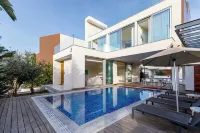 Seaview Luxury Villa Jacuzzi & Pool! 2 Min Beach -  Ferienhäuser