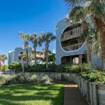 Sun-drenched Beachfront Oasis at Hibiscus Free Tix Hôtels à : Butler Beach
