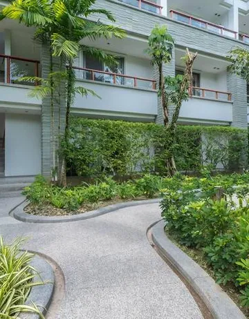 รูปภาพของElegant Beachfront 3BR Condo at Pearl of Naithon