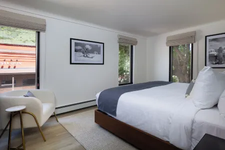 Eagle River Inn Отели в г. Минчерн