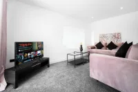 Family/Contractors 3 Bed House/Parking/Sleeps 7 Hotels in 