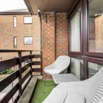 Spacious 1 Bed Apartment with Parking & Balcony! Others