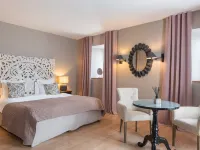 Hôtel Traiteur les Ormes, the Originals Relais Hotels in Barneville-Carteret