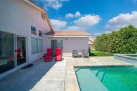 @marbella Lane - 4BR Lavish Castle Retreat - piscina