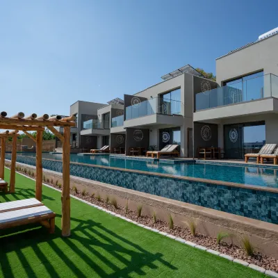 Exotic Sea Boutique Hotels near Tiny Beach