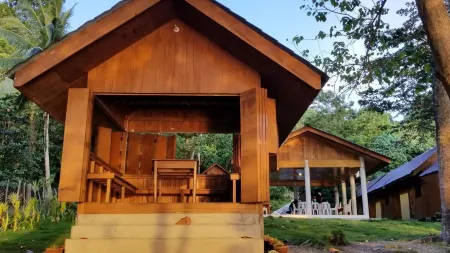 Aundanao Oasis Beach Отели рядом с достопримечательностью «Island Garden Baptist Tabernacle»