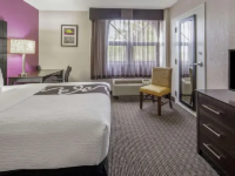 La Quinta Inn & Suites by Wyndham Miami Lakes Hotels in Miami Lakes