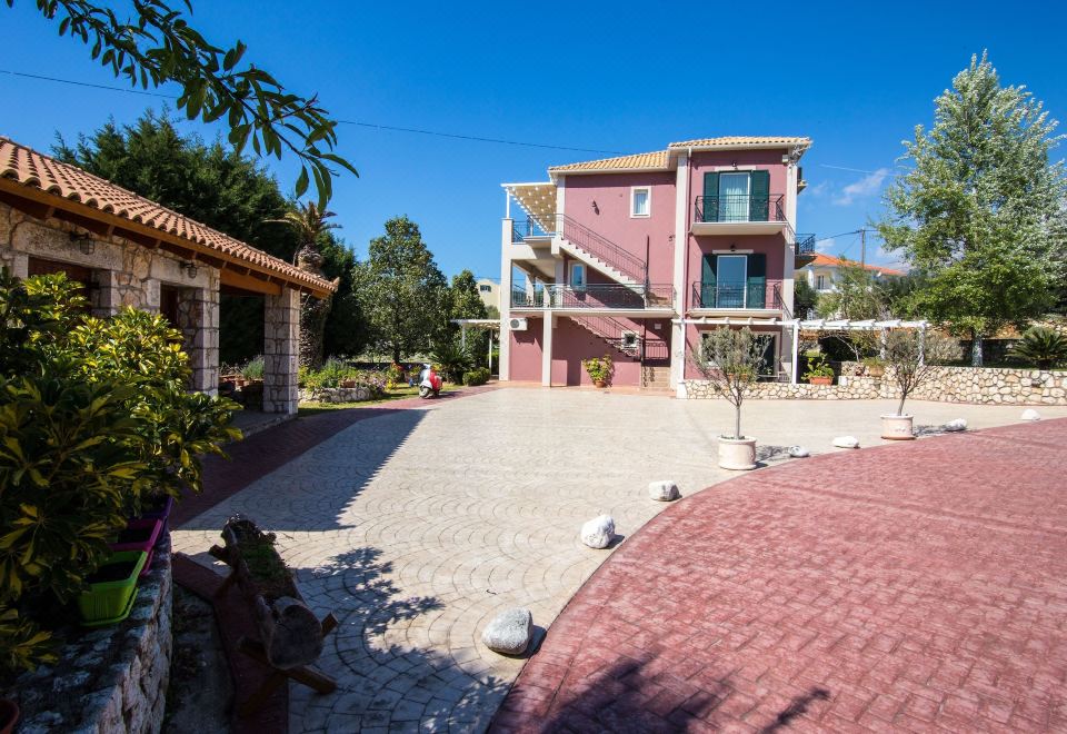 Hotel Dina Apartments, Exterior, Garden