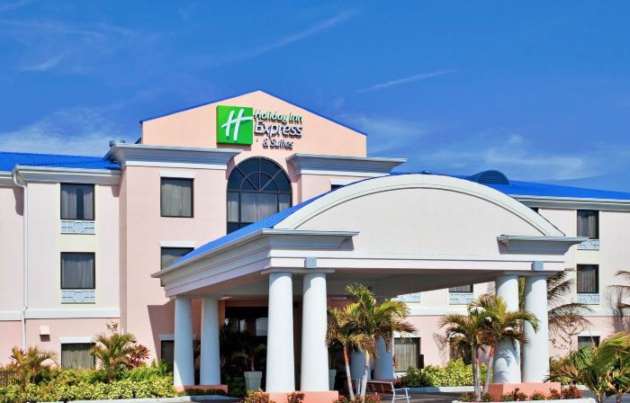 Holiday Inn Express & Suites LAKE OKEECHOBEE by IHG