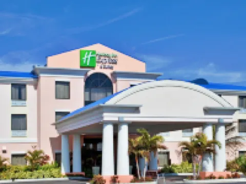Holiday Inn Express & Suites LAKE OKEECHOBEE by IHG Hotels in Okeechobee