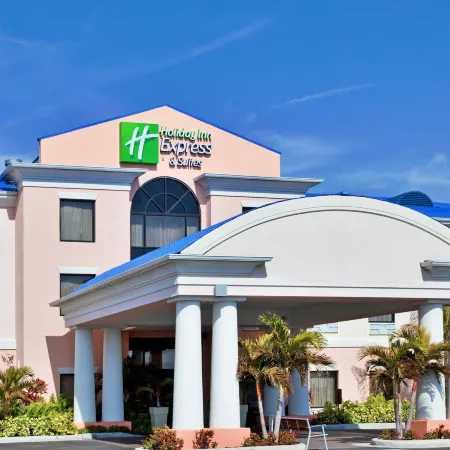 Holiday Inn Express & Suites LAKE OKEECHOBEE by IHG