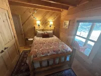 Beautiful Apple Valley Cabin in Sonora on 3.5 Acres walk to Indigeny Ciderworks